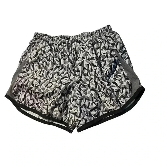 Girls size large grey black geometric shape athletic running Nike shorts - Picture 1 of 4